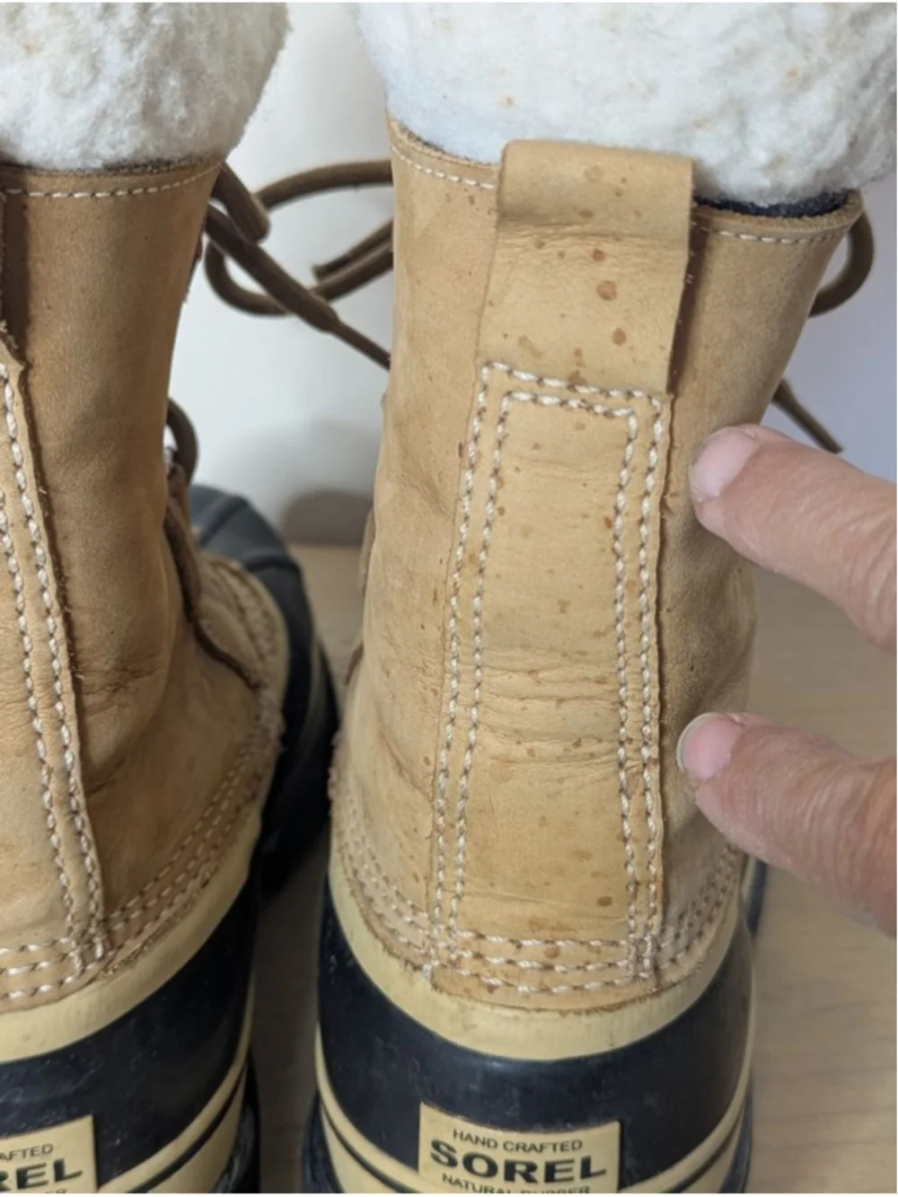Women's Sorel Caribou Waterproof Tan Black Winter Boots Size 8 Lining